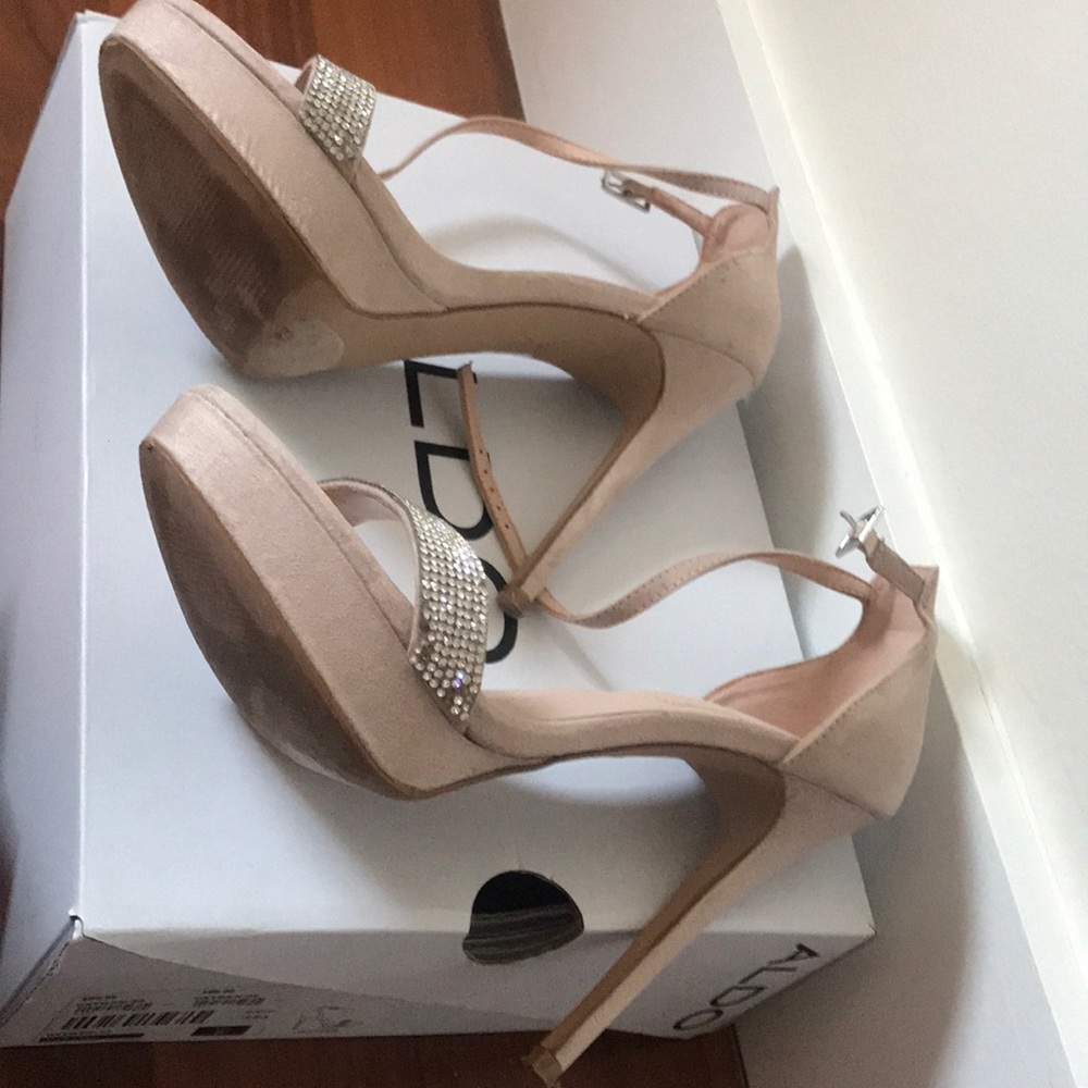 Shoes - Picture 3 of 7